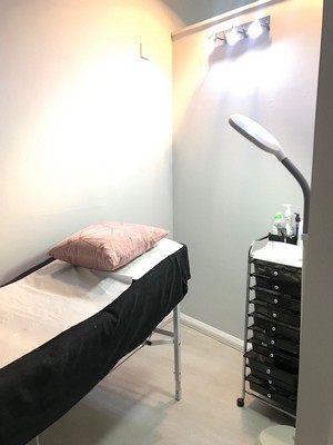 Treatment room at Enhance Nails and Body